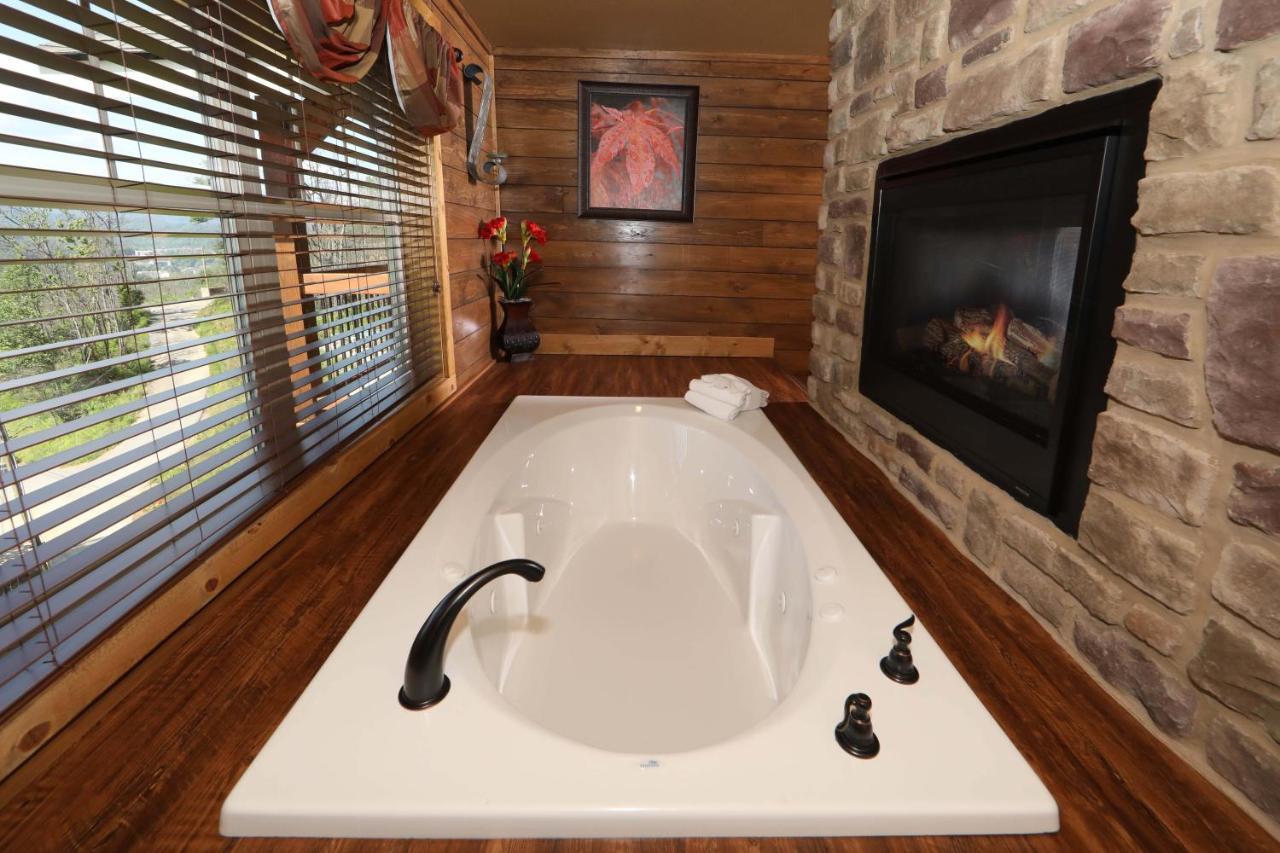 Above It All Cabin Gatlinburg Exterior photo