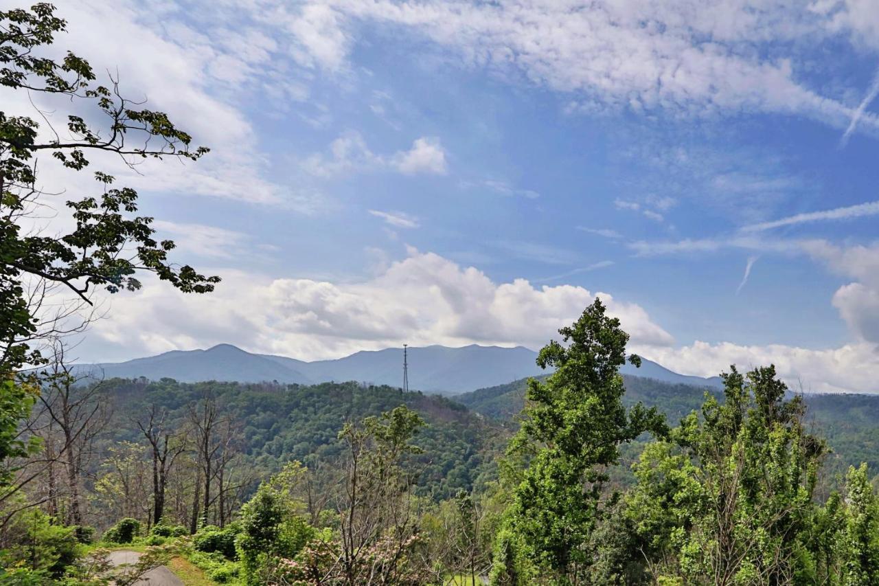 Above It All Cabin Gatlinburg Exterior photo